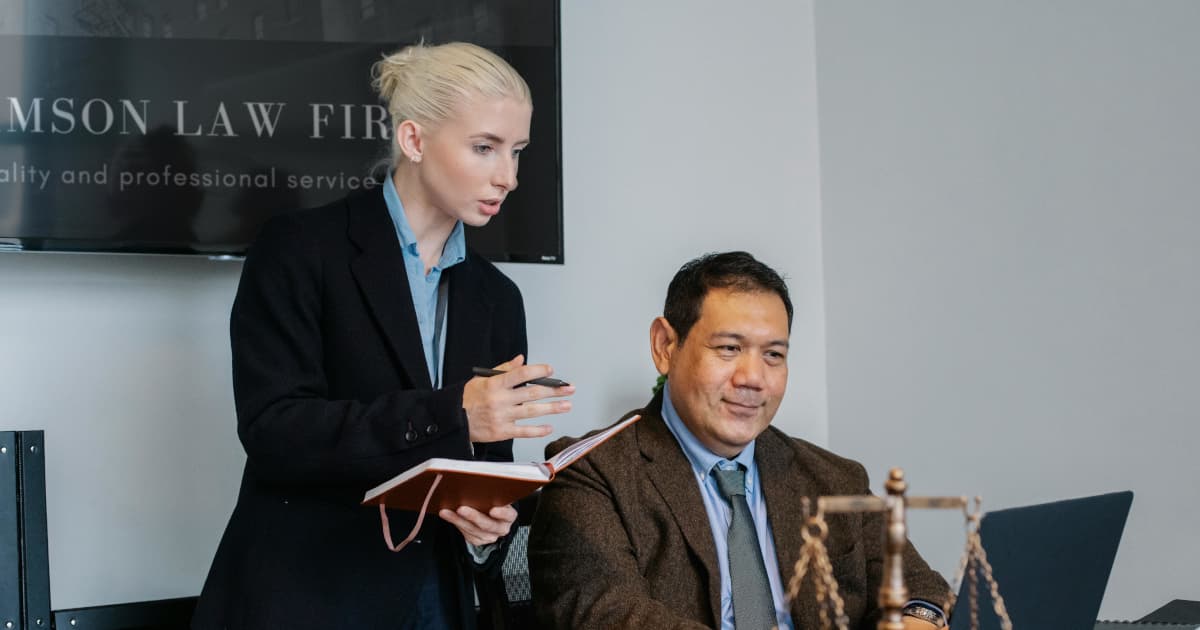 Une étude révèle des lacunes critiques dans la conformité au droit du travail malgré une grande confiance des professionnels des RH