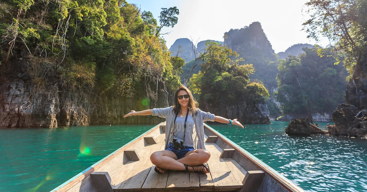 L'installation stratégique de clôtures en mailles de chaîne est cruciale pour les terrains en pente et irréguliers